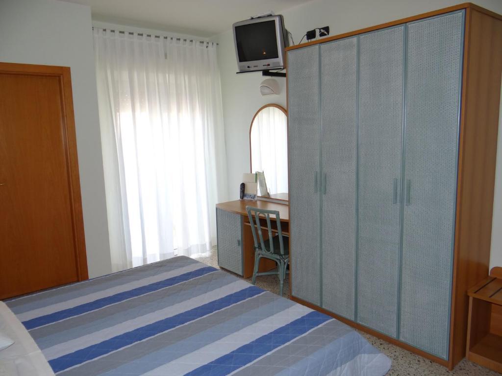 Hotel Aquila D'Oro Мизано-Адриатико Номер фото